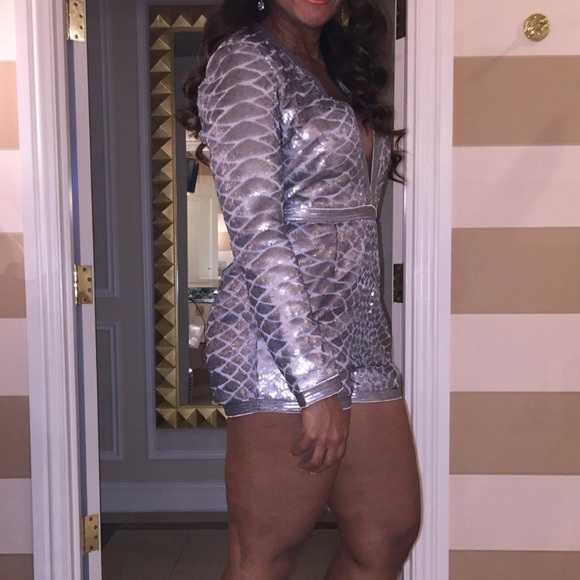 SAYLOR Metallic Sequin Romper - Picture 5 of 7